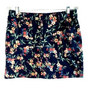 St. John's Bay Women's Blue Floral Print Stretch Zip Front Skort Size 8